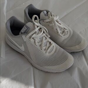Nike Women's Light Gray and White Mesh Training Sneakers